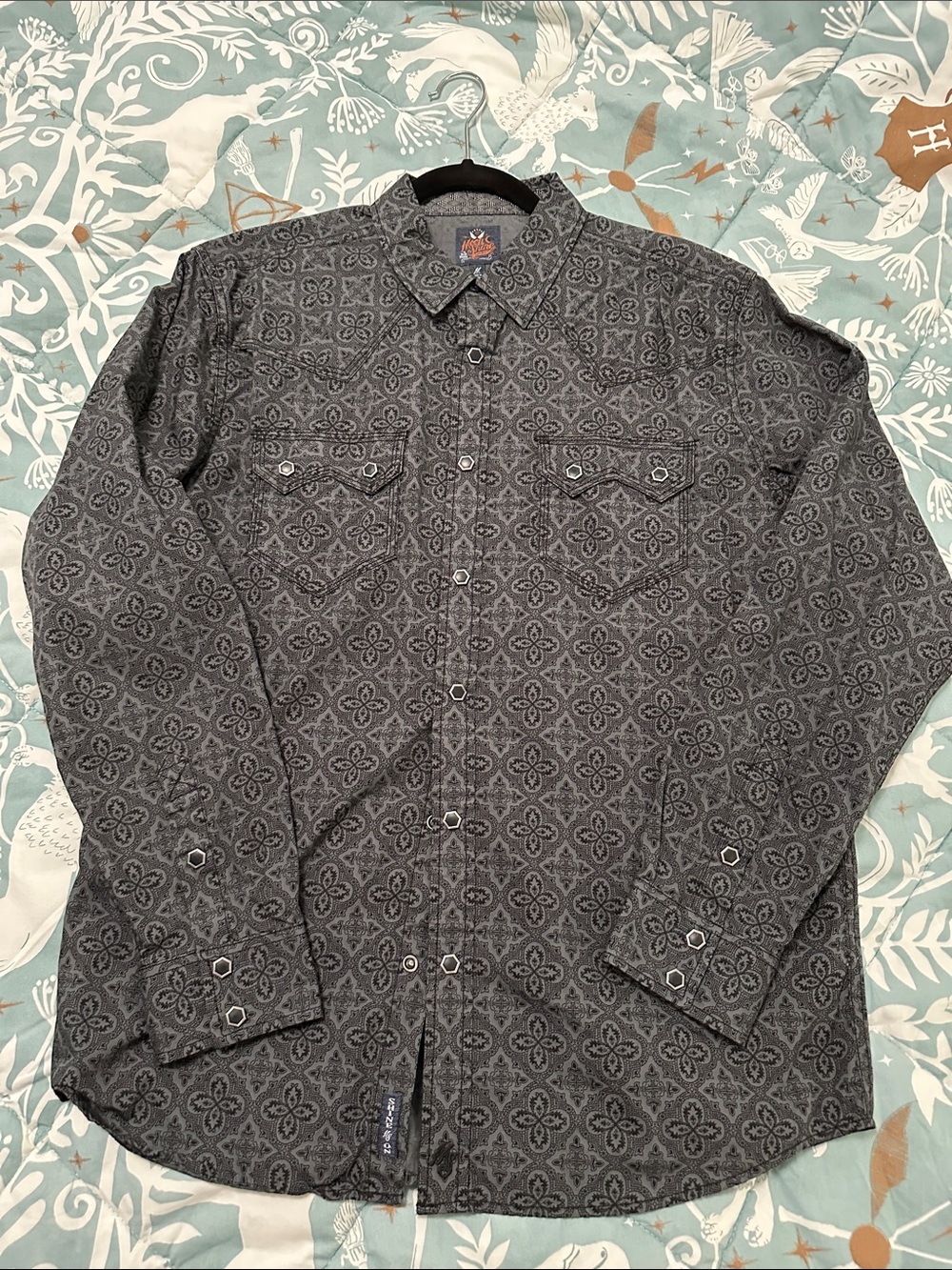 Men's Casual Dark Gray Patterned Button-Down Shirt